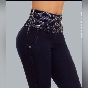 Wow, Colombian Jean Size 5 , American size 5 colombian size is 10